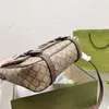 Bolsas de mensagens de mensageiro bolsa de bolsa de bolsa de pós -homem impressão de letra clássica de couro genuíno de alta qualidade homem de ombro crossbody saco de bolsa