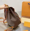 2021 Designers Hommes Femmes Sacs à dos Sacs d'école de haute qualité Plaine Lettres en relief Sac à bandoulière Montsouris320y