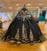 黒ゴールドのふくらふれた王女Quinceaneraのドレスケープ贅沢なキラキラのアップリケのビーズレースアップコルセットVestidos de 15Años