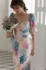 Vintage Różowy Kwiatowy Print Rękaw Puff Rękaw Długie Sukienka Midi Kobiety Eleganckie Backless Krótkie bez ramiączek Lato 210427