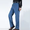 Jeans pour hommes hommes couleurs solides lâches classiques de taille moyenne d'âge moyen