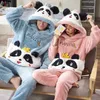 Casais Pijamas Conjuntos Mulheres Homens Inverno Engrossar Pijama Pijamas Cartoon Dinossauro Amantes Coreanos Homewear SoftWarm Pijama Hoodies 210928