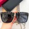 Gafas de sol de lujo para mujer V675S Compras de moda Marco cuadrado clásico con cadena de plata dorada Mujeres Personalidad Tendencia Vacaciones Viajes UV400 Calidad superior