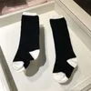 Baby Kids Socks Najnowsze dziewczęta chłopcy bawełny monogramy średniego pończoch wysokiej jakości moda Allmatch ciepłe świąteczne skarpetki G7470572