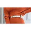 Höst och vinter Korea Knit Dress Sexig Slash Neck Orange Svart Kvinnors Runway Sweater Klänningar Vestidos Free Belt 210520