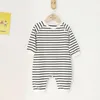 Jumpsuits 2021 Autumn Baby Boy Ubrania bawełniane długie rękawie wiosna jesień rompers czarny biały paski romper dla niemowląt 039 sport 2234736