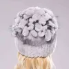 Märke Kvinnor Äkta Rex Kanin Fur Hattor Vintermänniska Striped Top Flower Warm Real Knit Caps 211119