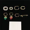 Trendy dames diamanten broches kroonletter revers pins dames kristal broche decoratie sieraden met cadeaubon269o