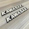 För modifierad Kawasaki Kawasaki retro bilgata bil stereoskopisk aluminium bränsletank hård standard vit bokstäver boj dekal metall2376