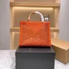 Nyaste kvinnor Luxurys modedesigner Totes Bag bambu handväska sommarstrand rese semester axel handväskor plånbok279q
