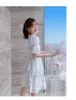 Элегантная мода сладкая белая вышивка мини-платья винтаж V-образным вырезом слоеная рукава высокая талия тонкие платья женские Vestidos 210519