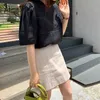Yitimuceng Simple Blouse Femmes Droite Ligne Lumineuse Décoration Chemise Mode Coréenne À Manches Courtes Bouffantes Noir Tops D'été 210601