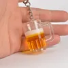 Creative bière tasse porte-clés pendentif Simulation gobelets coupe droite porte-clés bagages décoration cadeau personnalisé Pendanr porte-clés