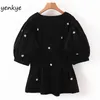 Femmes Mode Faux Perle Appliques Corduroy Tops Femme V Cou Puff Manches Vintage Blouse Noire LJPZ9194 210514