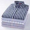 Męska Oxford Długie Rękaw Check Plaid Koszulka Patch Kieszeń Kieszonkowy Standardowy Pasek / Paski Wydrukowane Przycisk Casual Down Shirt 210628