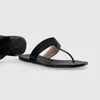 2024 Designer Thong Sandal Slipper med dubbla bokstäver Sandaler Kvinnor Slipper Män glider vid Waterfront Womens 35-41 Box and Dust Bag #GTS-01