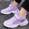 2021 Fashion Sport Kids Girls Sneakers Läder Running Barnens Casual Skor Andas Höst Tennis Skor Boys Sneakers Ny G1025