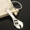 Schlüsselanhänger Mode Werkzeuge Schraubenschlüssel Hammer Säge Axt Schraubenschlüssel Electrodrill Schere Legierung Anhänger mit Ketten Nützlicher Schlüssel Miri22