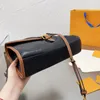 Женщины тиснение медсестра сумка коричневый Crossbody сумки дамы старый цветок плечо сумочка классическая буква печатает задняя пакет длинный Starp первый слой коровьей пакета 12345