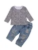 衣類セット子供の2つの部分セット、子供のヒョウのプリント長袖クルーネックシャツは幼児用ジーンズを破った