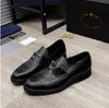 Män Triple Black Brushed Leather Loafers Klänning Skor Röd Bottom Oxfords Brudgum Båt Sneakers Mens Business Wedding Party Casual Flat Soles Sneaker EU40-44