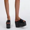Sandalet kadın terlik 10 cm topuklu punk perçin bayanlar yaz sandalet kız 2021 platformlar takozlar ayakkabı gladyatör