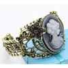 Charm Armbänder Vintage Bronze Relief geschnitzt Cameo Statue Königin Armreif Strass Modeschmuck303h