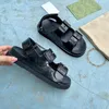 Женщины Sandal Mini Double G Резиновые скольжения ЧАСТЬ Летние Сексуальные Роскоши Дизайнерские Сандалии Плоские Мул Платформа Обувь Мода Регулируемая пряжка