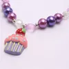 Set di gioielli elastici con perline viola con collana di moda con pendente a forma di torta/conchiglia per ragazze Regali per bambini