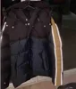 الرجال الجاكار النايلون معطف مبطن للإزالة هود المفاجئة زر البريدي جيب الأزياء مصمم الذكور عاكس قطاع أسفل سترة