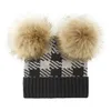 Winter Baby Meisjes Gebreide Caps Zuigelingen Haak Pompom Mutsen Hoeden Dubbele Bontbal Plaid Hoed Kinderen Knit Outdoor Cap Peuter Accessoires