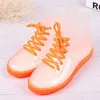 Женские ботинки дождя Jelly PVC Rainshoes Gear Med каблуки обувь женщина 2021 мода прозрачный ботинок для студенческой платформы шитья вереток твердые WMQ1010