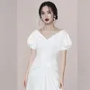 高品質のカジュアルなエレガントな女性セクシーなVネックホワイトドレス夏のファッション半袖フランスのビンテージパーティー210506