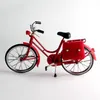 Vintage Herren- und Damen-Fahrrad-Ledertaschen, kreative Desktop-Fahrräder, offene Flammen, realistische 3D-Modelle, Feuerzeuge können als Ornamente verwendet werden