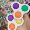 Con cordino Fidget Spinner Toys Push Bubble Portachiavi semplice Bolle sensoriali per dita Portachiavi Fingertip Kids Adult Stress Relief Squeeze Balls G33I2OY