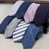 Mens TIE COTTON과 LINEN NECKTIE MALE 6CM 형식 착용 사업 캐주얼 전문 작업 체크 아버지의 선물 Y1229의 좁은 버전