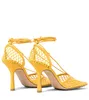 Couro genuíno 2024 mulheres mulheres saltos altos sandálias de verão de dedo do dedo do pé madrugada vestido de noiva de trape tricô Gladiador Classhate amarelado