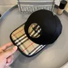 Moda Aksesuarları 3 Renkler Çizgili Erkek Tasarımcı Güneş Mektubu Dikiş Beyzbol Kapaklar Şapka Patchwork Topu Kap Snapbacks Kadın Moda Açık Rahat Spor Hiphop Şapka