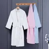 Kvinnors Sleepwear Sexiga Nattklänningar Solid Vaffelklänningar Män Kvinnor Bomull Badrock Soft El Robes Skönhet Salong Robe Ladies Casual HomeWear