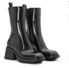 2022 Diseñador Mujer Medias botas zapatos Invierno Chunky Med Heels Plain Square Toes zapato Rainboots Zip Mujeres Mid Calf Booty
