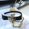 Korea Bee Svart Tyg Hårband Kvinnor Alloy Rhinestone Pearl Vintage Hår Tillbehör Bow Luxury Lady Headband Headdress