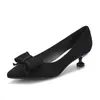 Buty Sukienka Płytkie usta Slip On Velvet Women 2021 Złote Obcasy Pompy Work Profesjonalne Sandały Damskie Panie Wskazane Wedge SLI