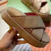 Klassieke vrouw slippers dikke zolen hoge hak slipper aardbei strand bodem schoenen platform alfabet sandalen leer