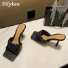 EILYGEN 2021 NIEUWE ZOMER ONTWERP WEAVE Vierkante Teen Hakken Hoge Kwaliteit Slippers Gladiator Beach Womens Sandal Slides Schoenen Dadetethot