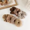 Scrunchies pelosi color caffè al latte Fasce elastiche per capelli in morbida pelliccia sintetica per accessori per capelli con supporto per coda di cavallo in gomma da donna