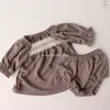 Koreanska stil vårbarn flickor pyjamas 2-st sätter spets krage top + shorts hemdrag sova slitage barn kläder e1004 210610