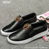 Nuovi uomini Casual tigre dorata scarpe da uomo nere mocassini maschili Grandi cantieri scarpe di marca di lusso accessori di bellezza Scarpe sportive P11