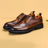 Scarpe eleganti da uomo brogue Oxford di alta qualità a testa tonda classica Scarpe da uomo in vera pelle marrone nero con lacci
