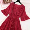 Elegant V-Neck Blommor Tryckt Kvinnor Klänning Sommar Flare Ärm A-Line Midi Dress Vintage Red Pleated Chiffon Dress Vestidos 210521