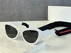 Ny modedesign Solglasögon 07WF Cat Eye Frame Diamond Forme Cut Temples Sportstil Populär och enkel utomhus UV400 Protectio253s